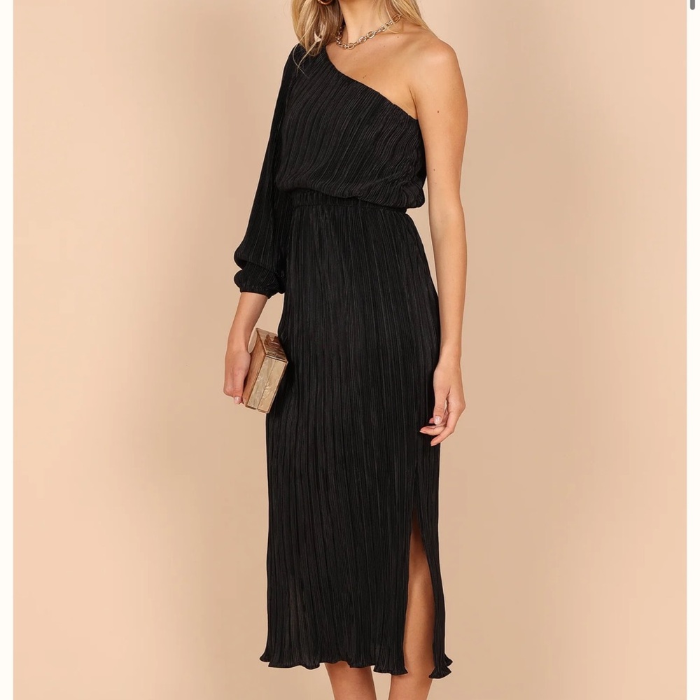 Petal & Pup Pontee One Shoulder Pleated Dress